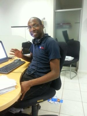 zimbeva_robson's profile picture. servant of the Most High God⚡Founder and MD @Design&build..loving husband and father...🔥👍🏾⚓🇿🇼