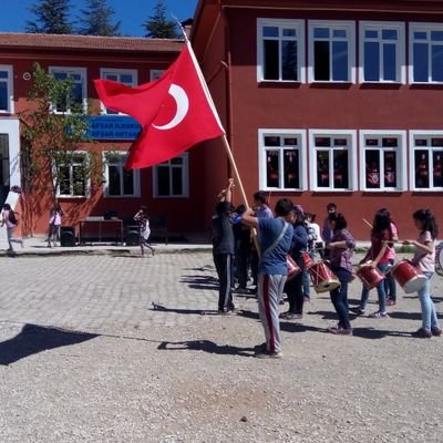 Türk Olan Türk'ü Söyler, Türk'ü Dinler. Türk Olmayan Bilmez Türk'ü!