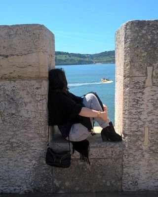 Linguist, bookworm, aspiring novelist. Eastern European and naturalised Brit, faithfully in love with my adopted country.