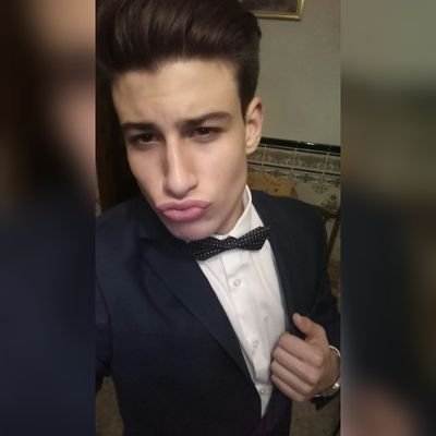 'Hay un ángel en el cielo que cuida de mi'
La suerte está echada '
aquí quien no corre vuelaa
Madrid/Spain
Mamissssss