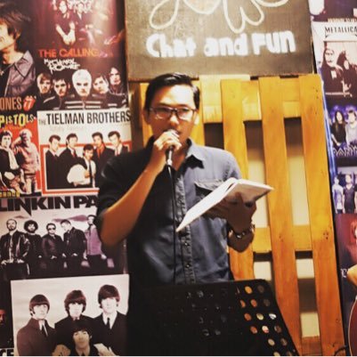 poetrazaman's profile picture. Pengeja rasa, pengejar asa. | @MalamPuisi_PLG @NBCUnsri | #CeritaHororKota (@_PlotPoint, 2013) #HujanDaunDaun (@Gramedia, 2014) #KataKotaKita (@Gramedia, 2015)