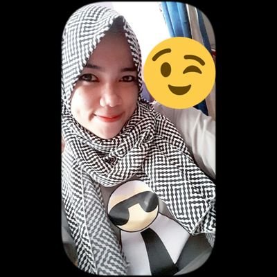 LisaSalwa1's profile picture. 