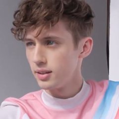 FALLTOUAHS's profile picture. sou uma menina estranha que assiste uma serie estranha com pessoas estranhas