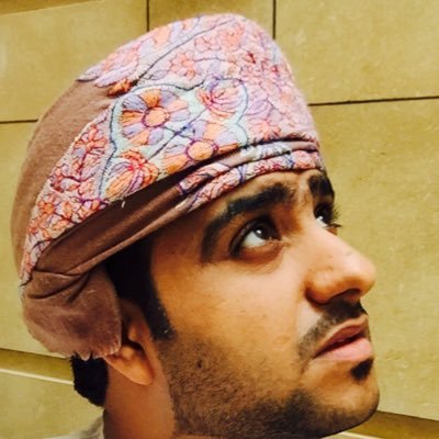 أكبر طموحاتي بأن أعيش بي سلام ولا أضايق أحدا ولا يؤذيني أحدا