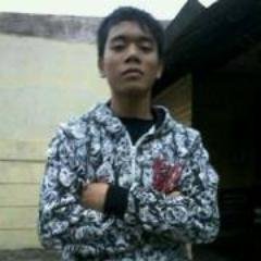 saya adalah orang jawa yang memegang erat budaya eropa, saya itu nggak boleh ngjar2 layangan sama bapak saya, saya tu bolehnya ngejar2 kamu, iyaa kamuu