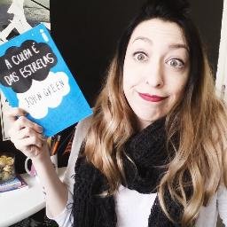 Estantes Falantes é um canal e blog literário. | pessoal: @saysgeorgie
