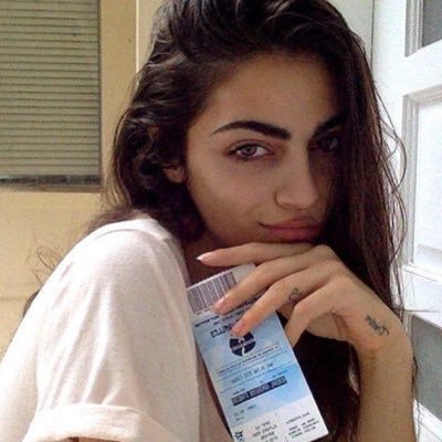 I DO NOT USE THIS ACCOUNT ANYMORE DM ME IF U NEED SOMETJING THO LOL