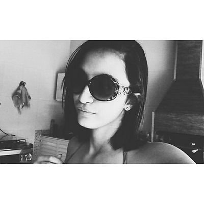 azura_amanda's profile picture. 好用的VPN加速器
点下方链接获取