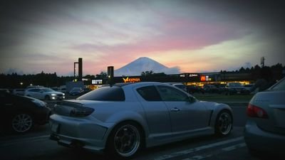 RX-8に乗っています。
みんカラブログもやってます。