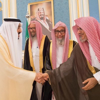 اللهُم استرنا بستركَ الجميل، واجعل تحتَ الستر ما ترضى به عنا، اللهُم اجعل كل ما اوجعنا خِيره، وكل ما احزننا خِيره و كل شي منعته عنا خِيره
