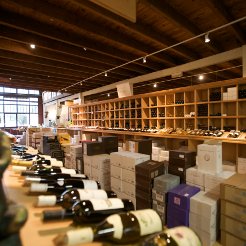 La boutique des Caves Notre Dame c'est plus de 300 m² dédiés au #vin #champagne et #spiritueux sur #Montpellier. Et tout çà aussi sur #Internet 😍