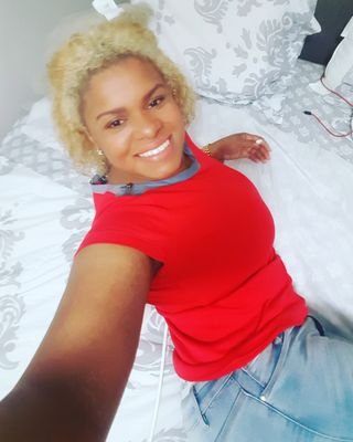 Dominicana , criada en NY 30 años joven , Picis.