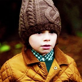 Son of @OUATRobinHood and Marian. Mother figure is Regina. Half brother to Robyn. Stepbrother of @WritingBooksHM. #OUATRP