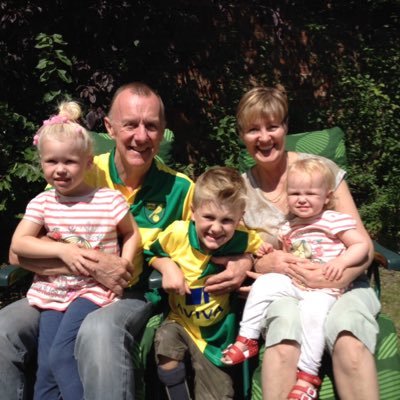 Proud to be a Director of BZUK Ltd (Made in UK), True Traders Ltd and True Products Group Ltd. Proud Grandad of Alfie, Poppy, Daisy, Edie & Teddy. Great life!
