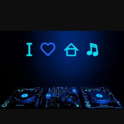Veteran, I love House Music and Bass/Deep House, Techhouse and Techno. Music is my life. 🇬🇧🏴