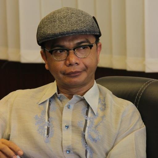 Manusia biasa. Abdi negara di Kajari Jakarta Barat. Tweet bersifat pribadi.