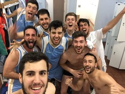 Fanático del deporte de la canasta. Como filosofía de vida Un día sin sonreír es un día perdido