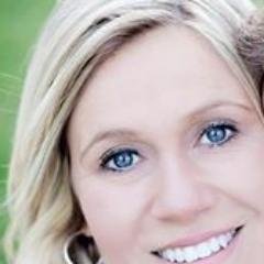 Profile Picture of Danielle O'Connor (@MrsOConnor9) on Twitter