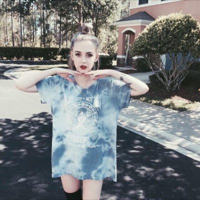 bleumorose's profile picture. please share this account, rt, rt, rt and fav and i'll follow you #rt #rt4follow