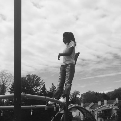 AMOYSC : sara_boo13 || bi 🌈|| #singleee 💋|| #sneakerrrs ❤️😘