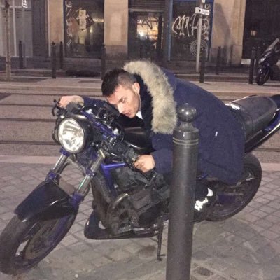 Gloire à @Jul et à @OM_Officiel
