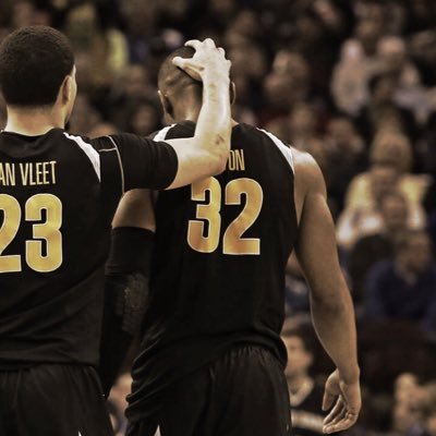 kelcotton32's profile picture. Dont let em kill your dreams.               🦍