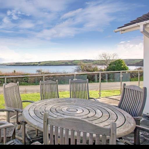 Padstow holiday let. Stunning Camel estuary views. 5 min walk to harbour,rest/pubs & shops. Sleeps 8. Cornwall. Call 01841 533962 quoting ‘Little Egret’