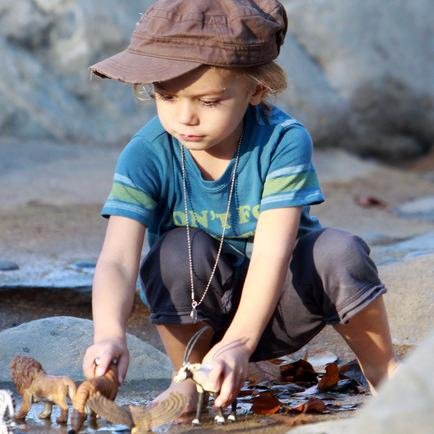 tinyaccident's profile picture. #MarvelRP #OpenRP descriptive writer, up to be adopted/taken home