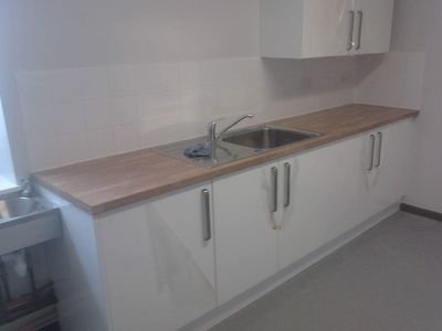 Carpenter for over 15 years. just started own company Lee Adams Carpentry & Construction Ltd. On fb https://t.co/0UpuxJPwvS have a look at some of my work.