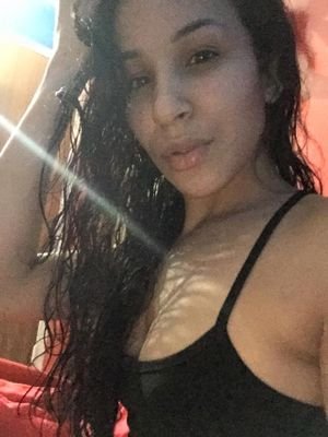 21 #CollegeGirl
#Teamfollowback #TeamColombian #TeamBrazilian I tweet my thoughts n whats Real n if you dont like what i Tweet then OHHH WELL!!!