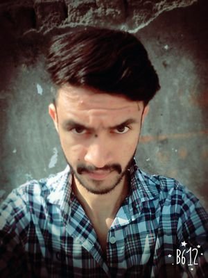 sqlain_ashrf's profile picture. love