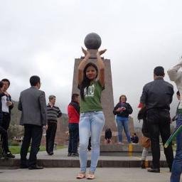 soy un joven linda me ser amiga con las demas personas tengo buena relacion me gusta ver novelas salir y divertirme