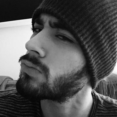 ZodiacOnly_'s profile picture. أغرد بعبارات تُمثِّل شخصيات أصحاب الأبراج و لا علاقة لي بالتنجيم.