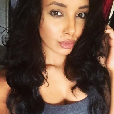 Simone_rochelle's profile picture. Work Hard & Be Nice - Fitness & Adventures IG: simone_rochelle @_HouseofHair_