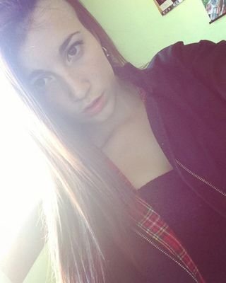 EstherSanchez77's profile picture. Juego deshacerme en la tonalidad de grises Nadie más que uno puede liberar su mente de la esclavitud