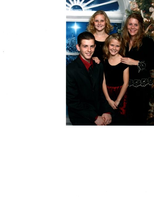 askbird's profile picture. Single mom of three great kids, hoping to get work with Free Charity Cars so Vote 4 Me!