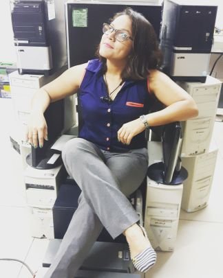 Mãe 👶🏽🤰🏾
Analista de Sistemas por formação 💻,
ciclista/crossfiteira por paixão,
nerd por opção 👓 e conectada sempre q acordada 🛌.
Insta:gleisebaldez
