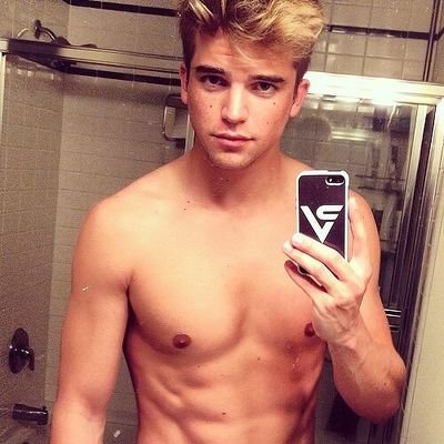 riversparkrpg's profile picture. j'veux qu'on baise sur ma tombe.