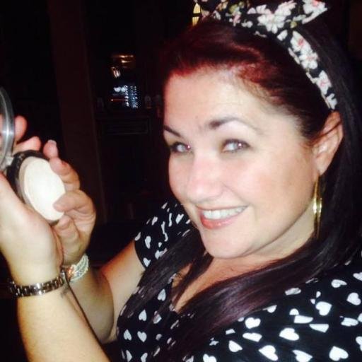 zoemufc's profile picture. Don't look back in anger.