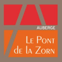 L'Alsace nous anime... : tarte flambée au feu de bois, cuisine du terroir mijotée sur notre fourneau. Myriam et Hervé Debeer & Co #pontdelazorn #zornmenu