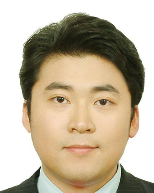 Business Reporter of YTN (24-hour News Channel of Korea)
Ph.D. in Mass Communications at Newhouse, Syracuse University