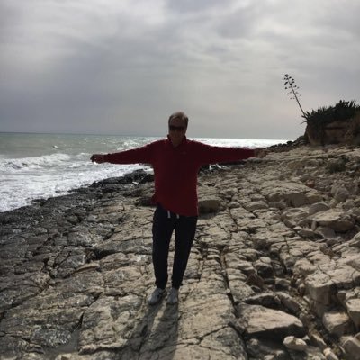 Se vuoi essere amato impara ad amare 🥰