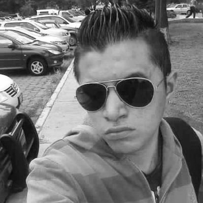 danivan92's profile picture. algo sencillo