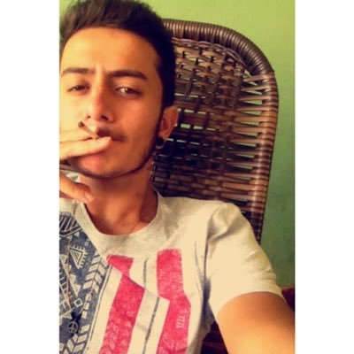 sou resistência ao poder, e já nasci pronto pra guerra. 18 years, rapper.?! #ratariaclan -1.55