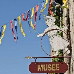 Au cœur de la cité médiévale, découvrez une collection privée de poupées, jouets, meubles et accessoires miniatures, témoignant de plus de cent ans d'Histoire.