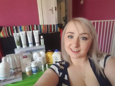 i love giving people the opportunity to benifit their life with my products!!