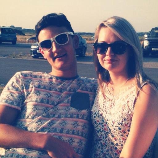 Meicaaal18's profile picture. Advertising Student @edgehilluniversity. Creative design and sports. The point of advertising is to be different..I'm different ✋🏻