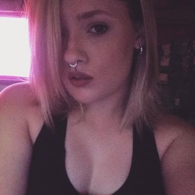 AdellKrissty's profile picture. 