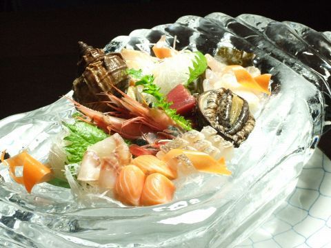 この道３０年の職人が四季折々の旬な食材を真心込めて作ります。「もっと気軽に、もっと手軽に、もっと親しみ易く」を信条に。その日のお勧めや、お得なプランをツイートしています。twitter割り引きありますのでフォローお願いします。