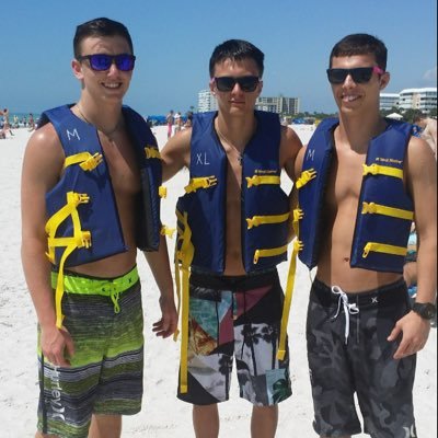 Alex97151's profile picture. •19•Washington•Taking life one step at a time•